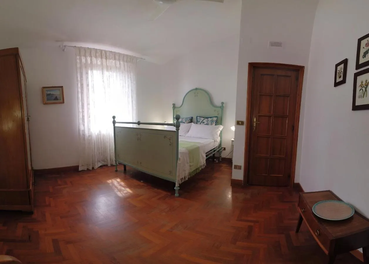 Casa Del Pino Bed & Breakfast Borgo a Buggiano