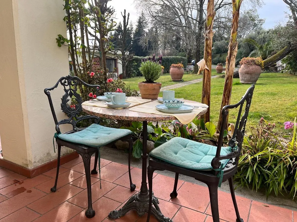 Casa Del Pino Bed & Breakfast Borgo a Buggiano Italy
