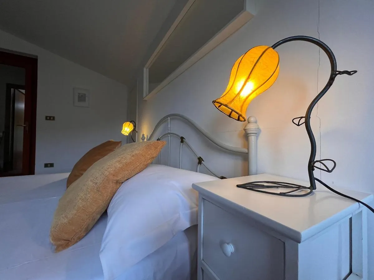 Casa Del Pino Bed & Breakfast Borgo a Buggiano